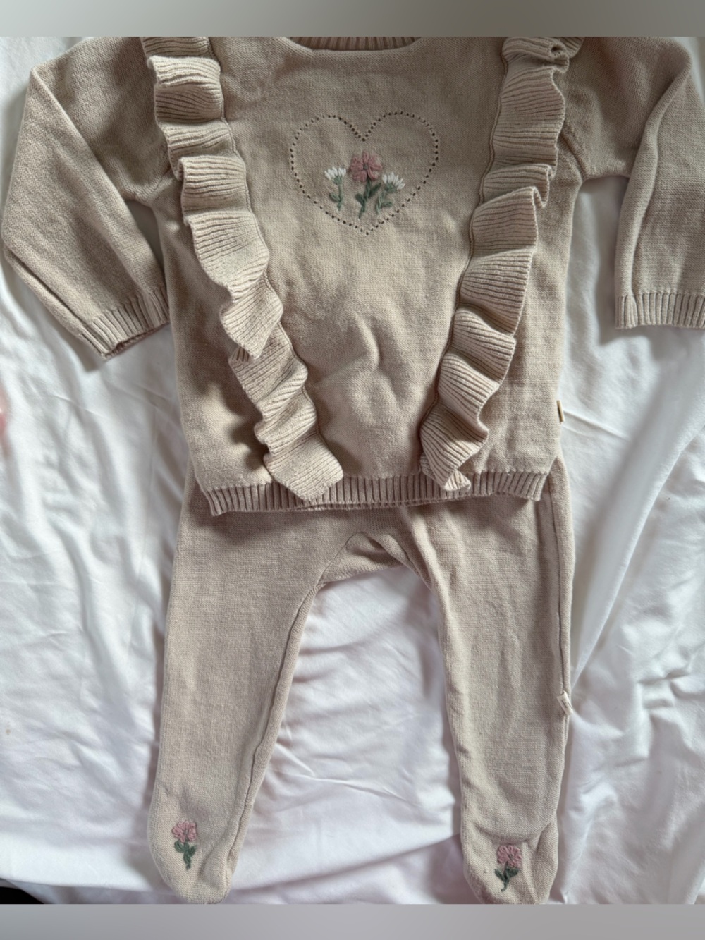 Elegant baby baby girl Ruffle Sweater Set top and footed pants size 3-6 months